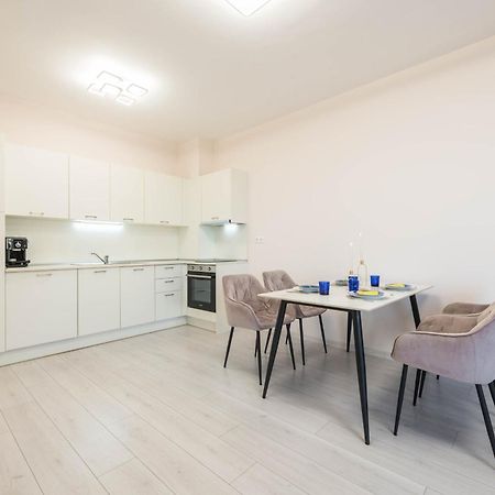 Luxurious And Panoramic Apartments At The Beach In La Mer Complex Zlatni pjasătsi Eksteriør bilde