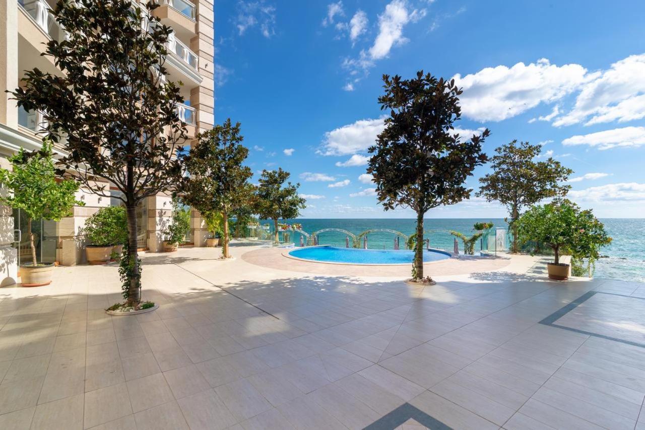 Luxurious And Panoramic Apartments At The Beach In La Mer Complex Zlatni pjasătsi Eksteriør bilde