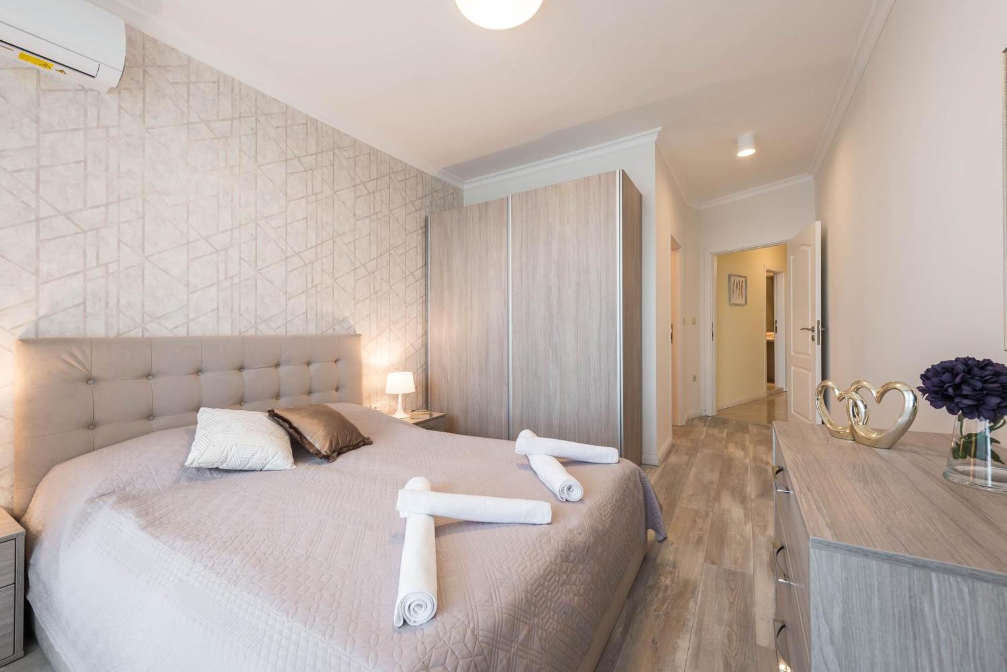 Luxurious And Panoramic Apartments At The Beach In La Mer Complex Zlatni pjasătsi Eksteriør bilde