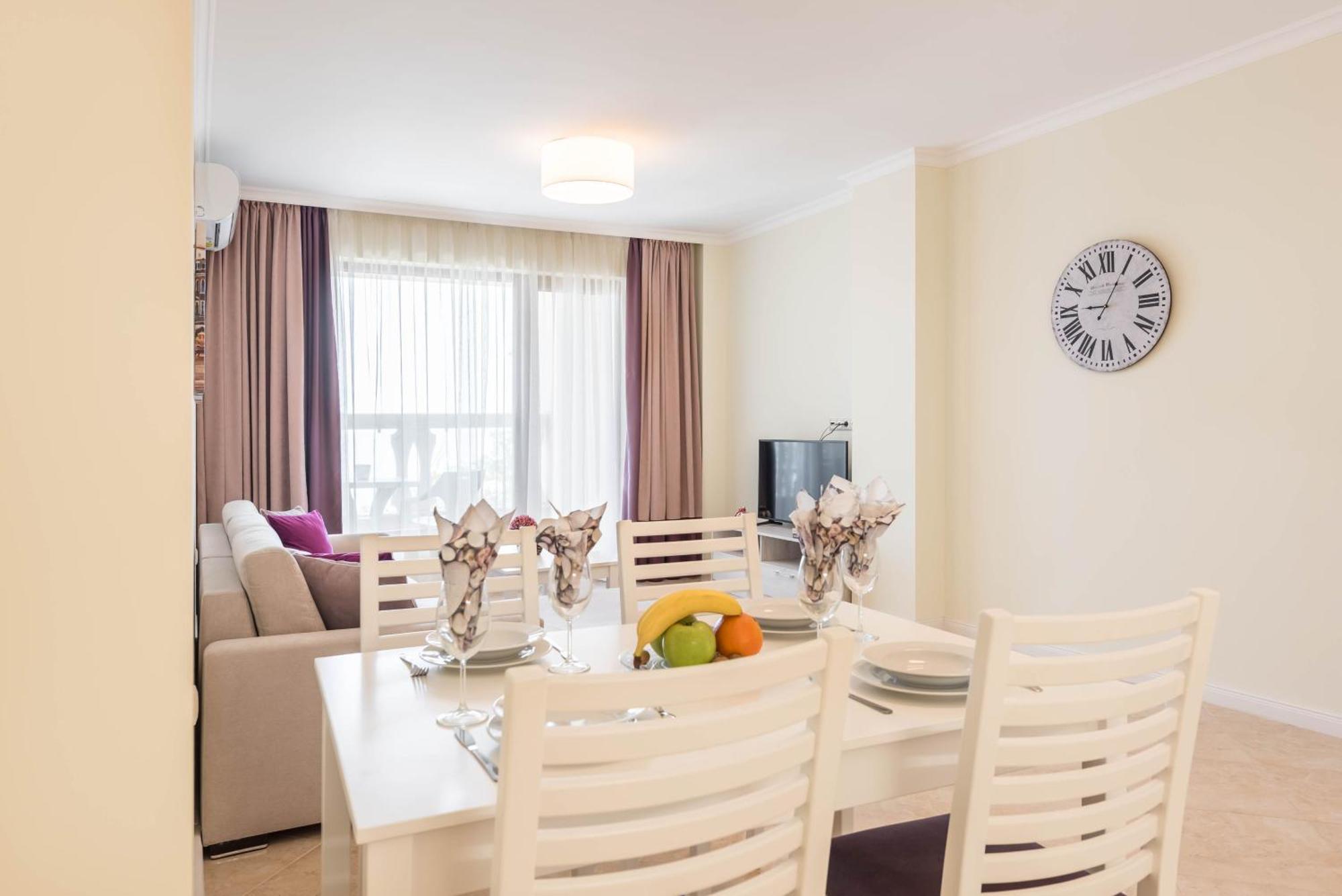 Luxurious And Panoramic Apartments At The Beach In La Mer Complex Zlatni pjasătsi Eksteriør bilde
